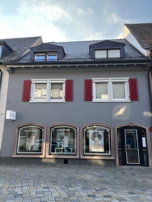 Provision freies vielseitig nutzbar saniertes, Wohn - und Geschäftshaus in bester Lage in Breisach