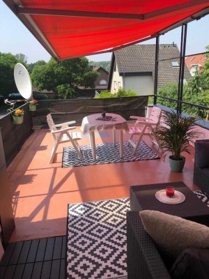 Zwei-Zimmer Altbau mit großer Terrasse für Pärchen