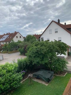 Sanierte 3 Zimmer-Balkonwohnung mit Blick ins Grüne