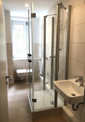 HERBSTANGEBOT: TOP SANIERTE FREUNDLICHE 4 Zi. MIT NEUEM BAD