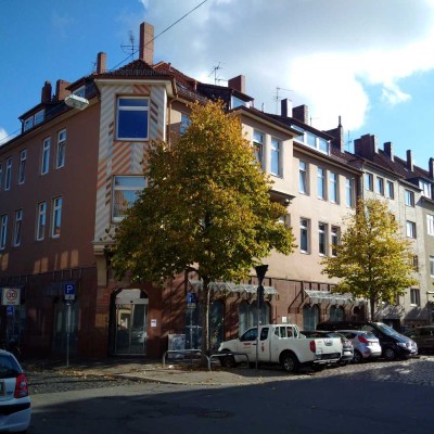 Schöne Wohnung mit Balkon und Einbauküche am Neustädter Markt
