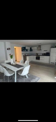 Helle 4-Zimmer Maisonette Wohnung mit Balkon in Ichenhausen