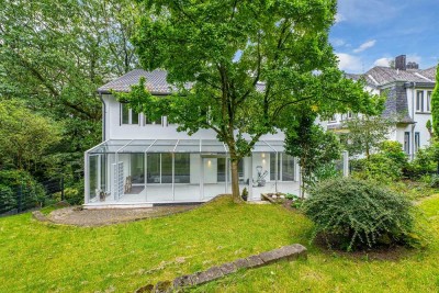 Traumhafte Villa in Mettmann: Moderne Eleganz in bester Hanglage