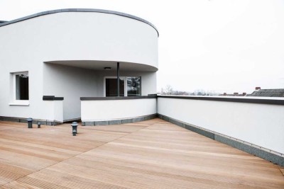 Großzügig, hell, modern * besondere Dachterrassen-Wohnung / Camper Höhe