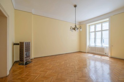 ++Rarität++ Entwicklungswürdige Stilaltbauwohnung zum Sanieren in Bestlage!