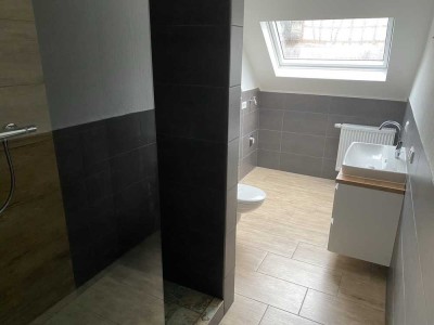 Sanierte Wohnung in ruhigem Zweifamilienhaus zu vermieten
