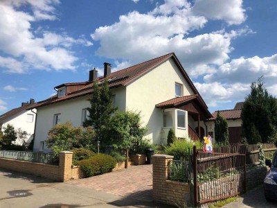 gepflegtes Zweifamilienhaus