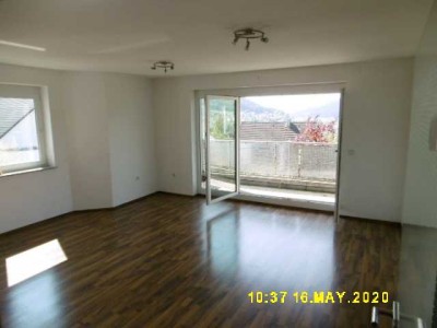 Schöne 3 Zimmer-Wohnung mit Balkon und schöner Aussicht