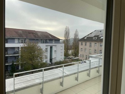 Helle 4-Zimmer-Penthousewohnung mit großzügiger Dachterrasse mit Balkon