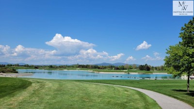 Wohnen und Golfen am See
