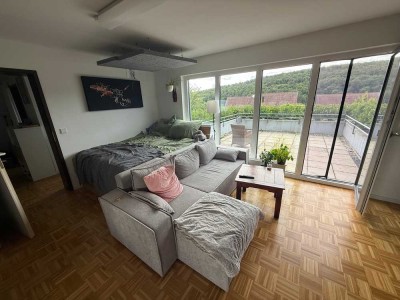 TOLLE WOHNLAGE: * Attraktive, modernisierte 1-Zi.-Whg.: 42 qm Wfl. * TL-Bad * große Terrasse *