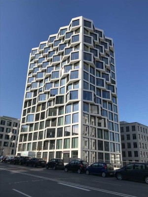 Geschmackvolle, neuwertige 2-Raum-Penthouse-Wohnung mit lux. Innenausstattung mit EBK