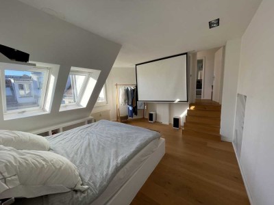 Möblierte 3 Zimmer Luxury Penthouse mit Sauna und Balkon