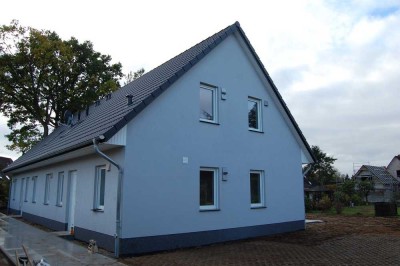 A+  DHH verfügbar / Energetisch solider Neubau in absolut ruhiger, sehr zentraler Wohnlage