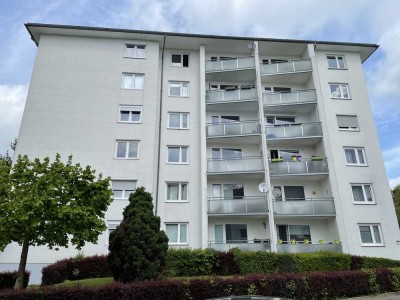 Schöne 2Z + KDB gepflegt mit Balkon