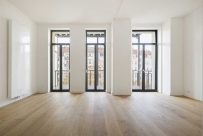 Erstbezug | Stilvoll kernsanierter Altbau mit zwei Balkonen in Bestlage