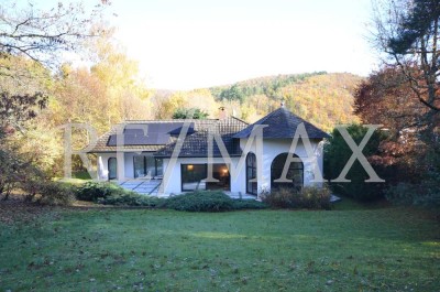 Villa mit großzügigem Parkähnlichen Garten in ruhiger Lage