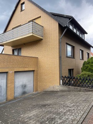 Großes Einfamilien-/ Mehrgenerationenhaus mit Keller, Doppelgarage, massiv auf Eigentumsgrundstück