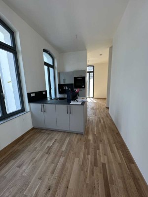 Erstbezug nach Sanierung und Einbauküche: Exklusive 4,5-Raum-Wohnung mit geh. Innenausstattung