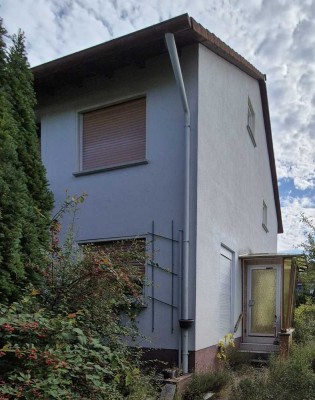 Preiswerte 6-Raum-Doppelhaushälfte in Schwanstetten