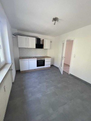 Schöne, renovierte 2-Zimmer-Wohnung mit Balkon und EBK in Schweinfurt