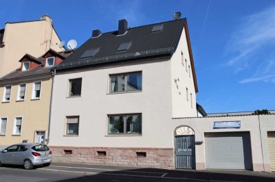 Charmante 5-Zimmer-Dachgeschoss-Maisonettewohnung in ruhiger Lage von Aschaffenburg-Damm