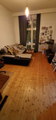 Charmante, helle Altbauwohnung mit Balkon in Düsseldorf-Oberbilk