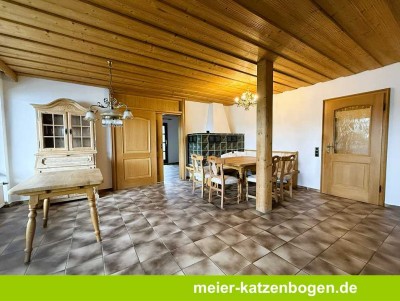 Große 4-Zimmer-Dachgeschosswohnung in Wettstetten
