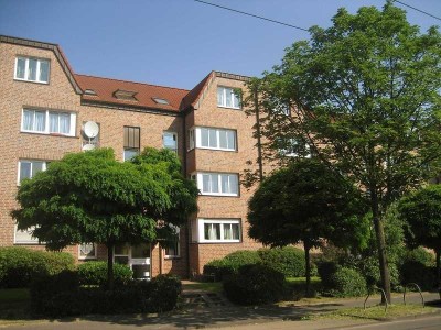 Viel Platz! Attraktive 2-Raum-DG-Wohnung mit Balkon in Essen-Bochold!