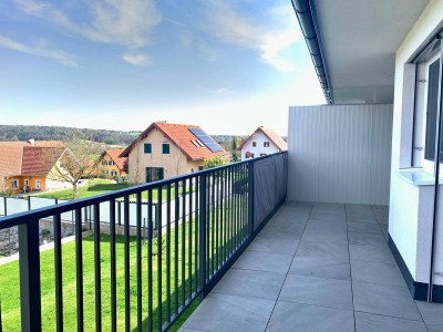 Traumhaft schöne Neubauwohnung - großer Balkon mit Panoramablick - Carport - sehr geringe BK/ HK