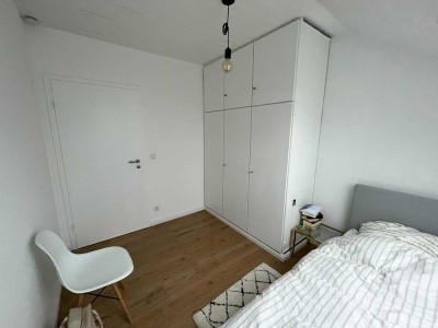 Geschmackvolle 3-Zimmer-Dachgeschosswohnung mit geh. Innenausstattung mit Balkon und EBK