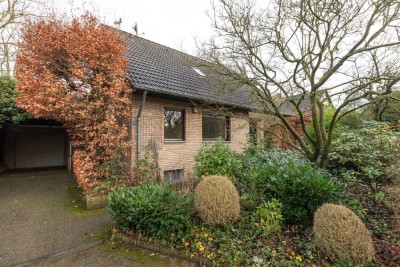 Großzügige Wohnbereiche, Terrasse, Kamin & volles Kellergeschoss