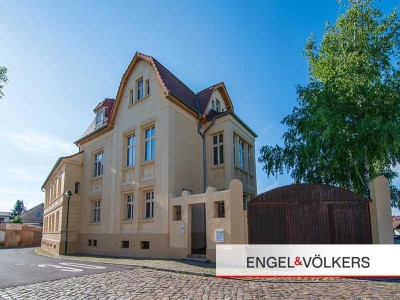 Elegante Jugendstil Villa mit traumhaftem Garten und Pool