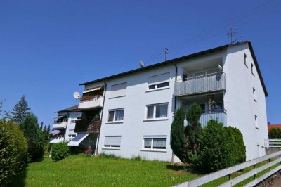 Handwerker aufgepasst! Renovierungsbedürftige 3-4-Zi.-DG-Wohnung mit viel Potential