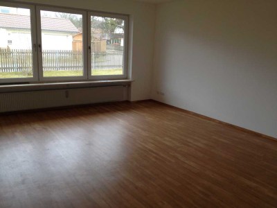 Wunderschöne 3-Zimmer EG-Wohnung mit großer Südterrasse und Garten