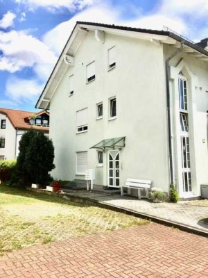 Sehr gepflegte Souterrain 3 ZKB-Wohnung in ruhiger Lage von Schwetzingen-Schälzig