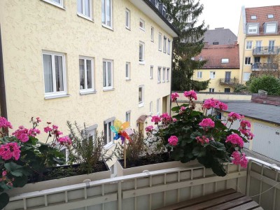 PROVISIONSFREI Gepflegte 4-Raum-Wohnung in Altbau mit Balkon (in München-Milbertshofen)