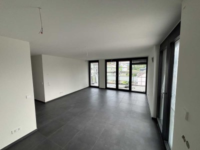 Neuwertige 4-Zimmer-Wohnung mit Balkon und Einbauküche in Tübingen