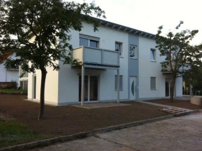 Attraktive und neuwertige 2-Raum-Erdgeschosswohnung mit Terasse in Mühlhausen