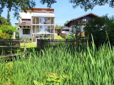 GERÄUMIGES WOHLFÜHL-HAUS MIT ZIERTEICH UND OBSTGARTEN