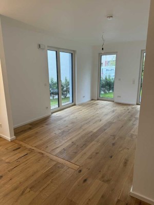 *Neubau* EG 2-3 Zimmer-Wohnung mit Garten