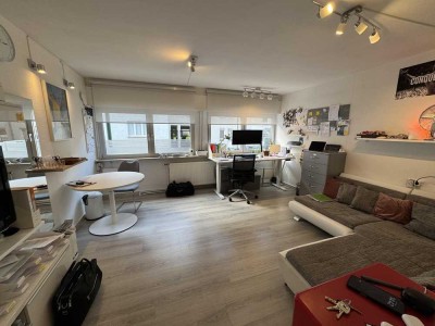 Renoviert: 3 Zimmer inkl. Küche + Balkon - WG geeignet - Nähe Innenstadt - Ladestation E-Auto