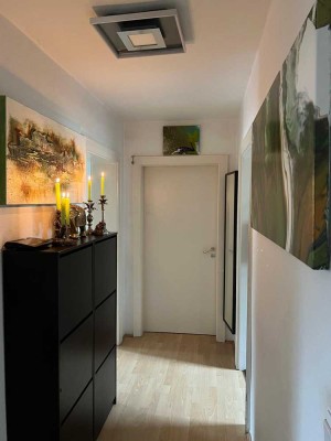 Geschmackvolle 3-Zimmer-Wohnung mit Balkon und Einbauküche in Hannover