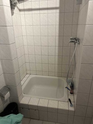 Helle 2 Zimmerwohnung in der Innenstadt mit Balkon