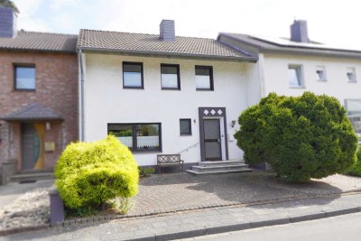 Grüne Ruhe trifft Stadtnähe - Reihenhaus mit Wohlfühlfaktor