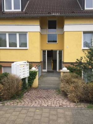 Gepflegte 1-Raum-DG-Wohnung mit Einbauküche in Kerpen