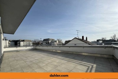 Schickes Penthouse mit spektakulärer Dachterrasse und Skylineblick