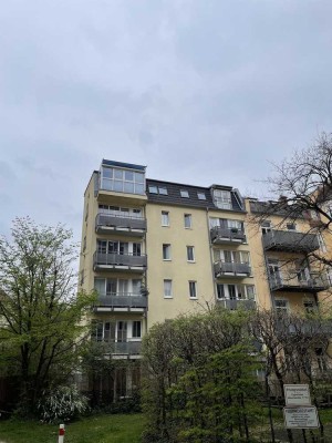 Reserviert! Vermietete 2-Zi-Wohnung mit Balkon, EBK und Duplex Parker