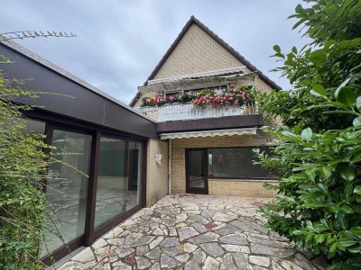 Norderstedt - im Speckgürtel von Hamburg / EFH mit Einliegerwhg und Vollkeller auf sonnigem Grdst.