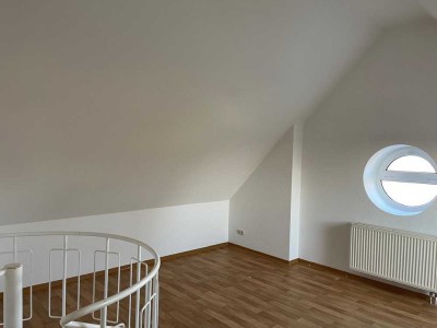 sanierte 4 Zimmer Maisonettewohnung